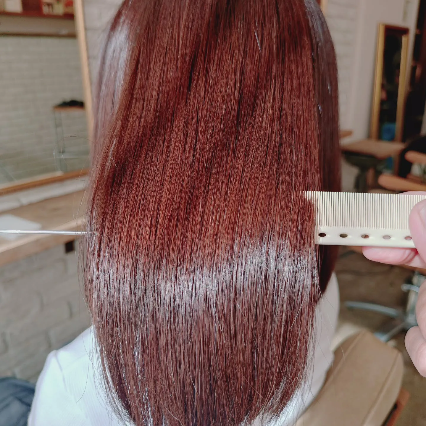 SUCRE.の髪質改善プロセスは、厳選された高品質な商材を使...