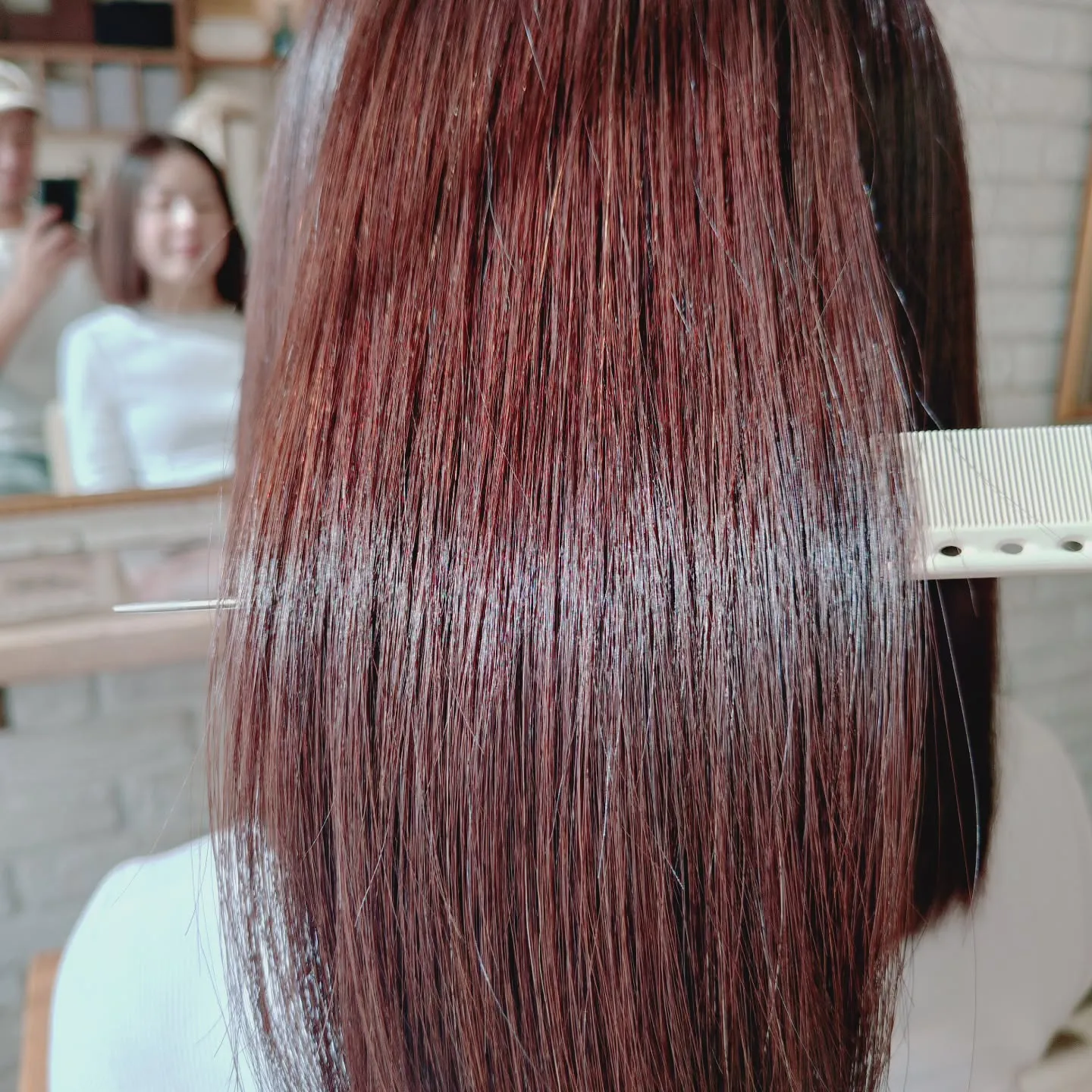 伸ばし中の髪の毛を美しく保ちながら伸ばすためには、髪質改善が...