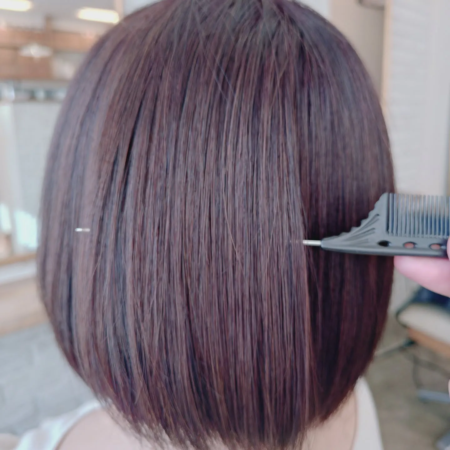 SUCRE.の髪質改善トリートメントでは、たった一度の施術で...